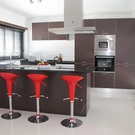 Super Luxury Villa With A Private Pool And Game Room, About 400 M From The Ocean Вилла Лориньян