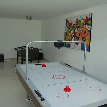 Вилла Super Luxury Villa With A Private Pool And Game Room, About 400 M From The Ocean Лориньян